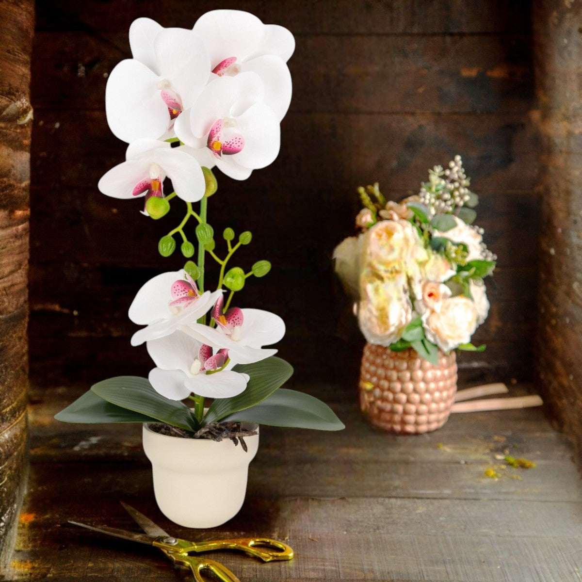 Orhidee cu aspect natural in ghiveci ceramic, 49 cm, Naimeed D6895, Alb