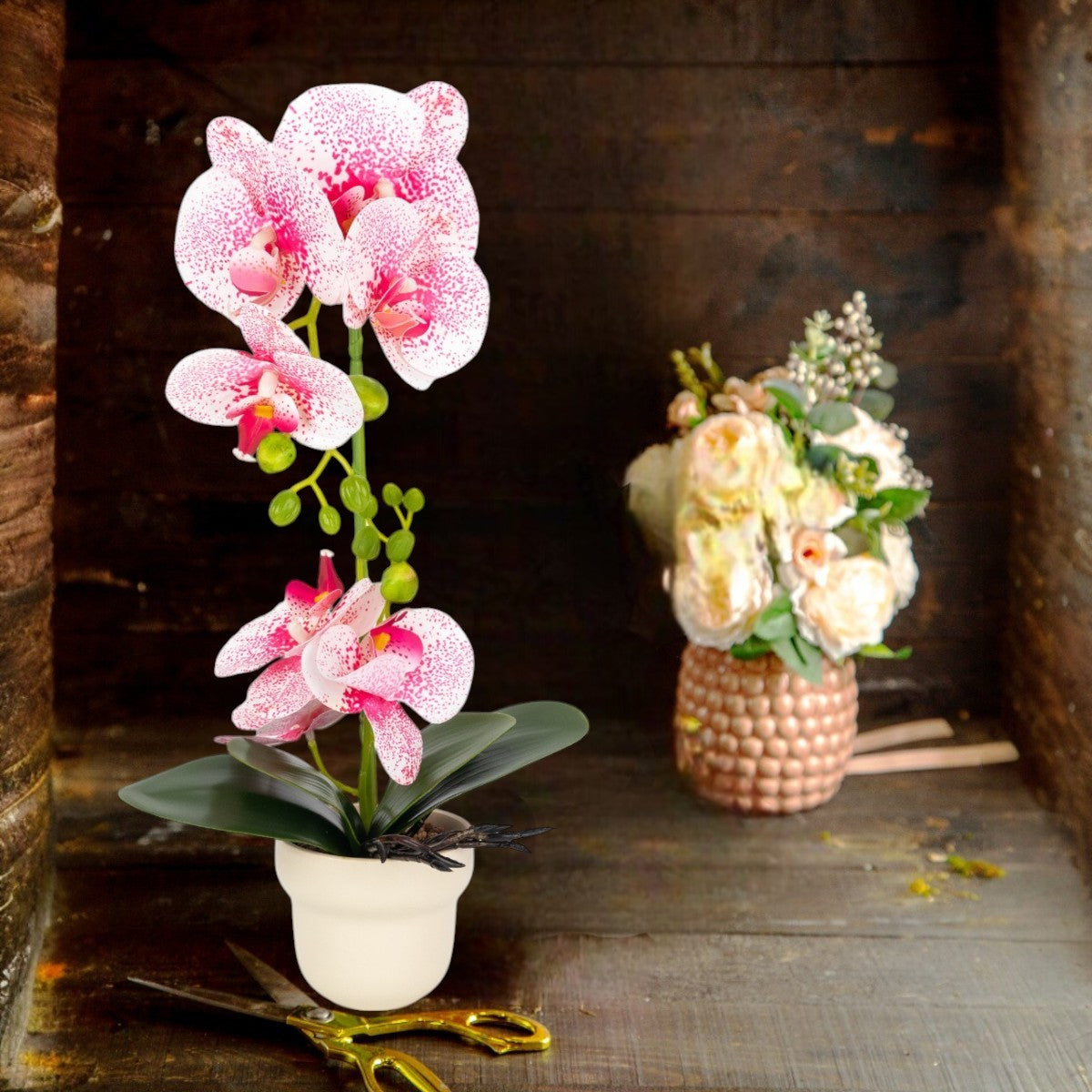 Orhidee cu aspect natural in ghiveci ceramic, 49 cm, Naimeed D6898, Roz/Alb
