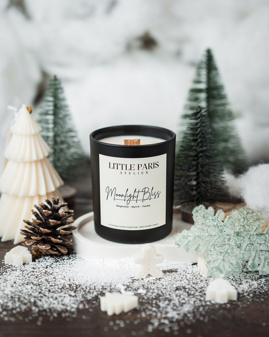 Lumânare parfumată Moonlight Bliss - Magnolie • Mir • Boabe de Tonka