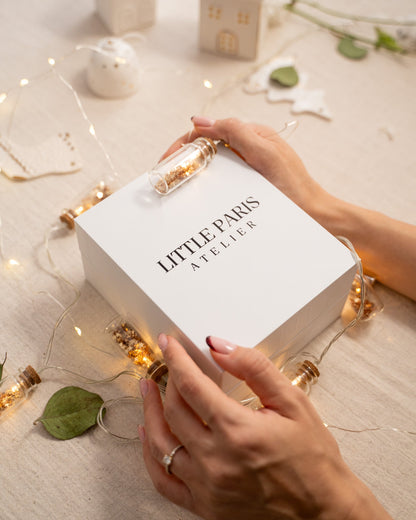 Lumânare parfumată Somewhere Dreamy - Bujor • Oud • Iasomie