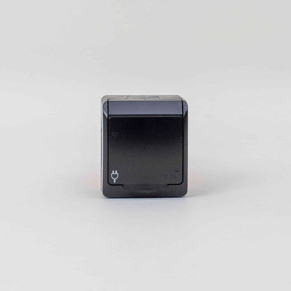 Priza simpla neagra cu capac HERMES, 16A/250, IP44 / ELPL-0324-09