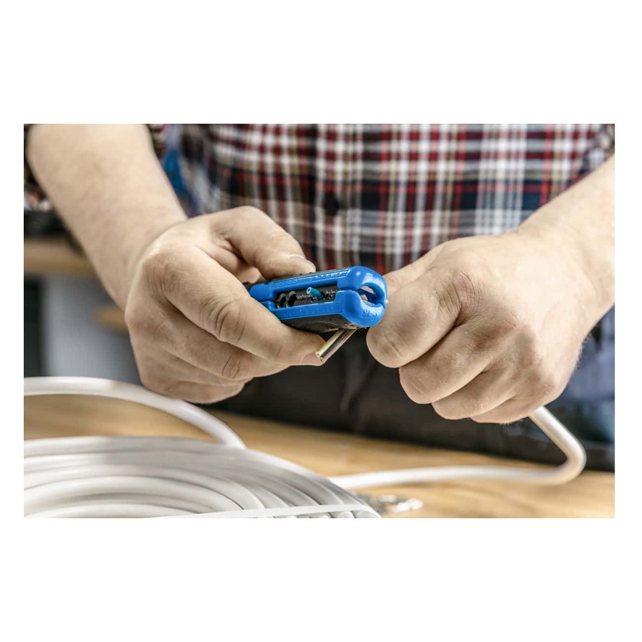 Cleste dezizolator pentru cablu 0.5-6.0 mm², RG-6/RG-59, HOGERT / HT1P102