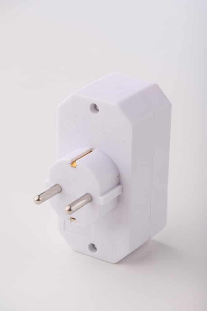 Adaptor triplu 1xSchucko+2xEuro, 16A, 250V alb Strohm / SM-A-GA01012W