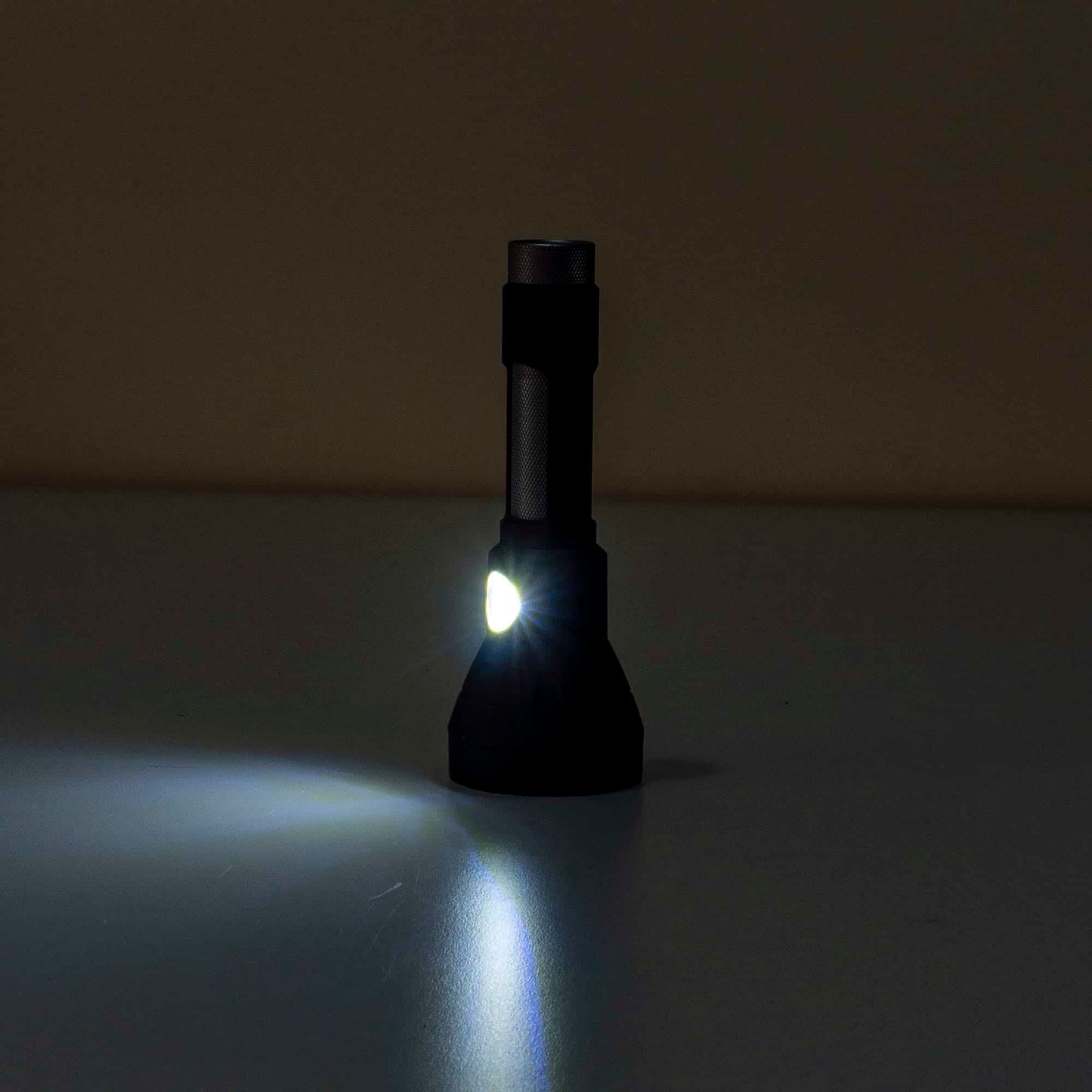 Lanterna de mana LED, 5 moduri de intensitate a luminii, USB, Z-TOOLS / ZTS 8235