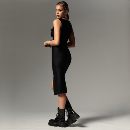 Rochie neagra din lycra cu copci metalice Alma