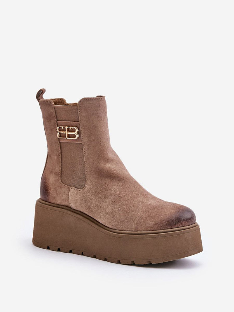 Botine cu talpă tip pană Step in style, Model 201181, Bej - material piele naturala  Căptușeală simțit  Footbed pânză  Înălţimea carâmbului 15 cm Înălţimea tocului 6.5 cm Înălţimea platformei 4 cm