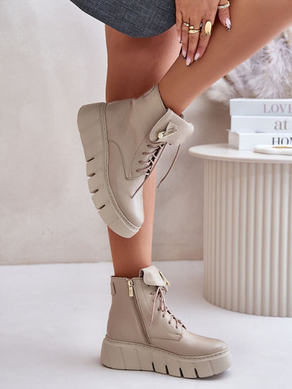 Botine cu talpă tip pană Step in style, Model 201184, Bej - material piele naturala  Căptușeală pătură de pantofi  Footbed pătură de pantofi  Înălţimea carâmbului 13 cm Înălţimea platformei 5 cm