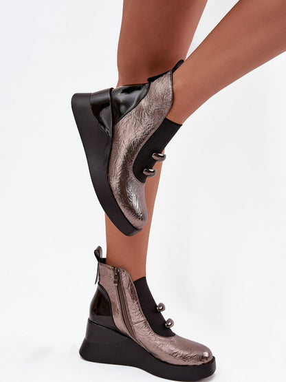 Botine cu talpă tip pană Step in style, Model 220506, Gri - material imitație de piele  Căptușeală pătură de pantofi  Footbed pătură de pantofi  Înălţimea carâmbului 11 cm Înălţimea tocului 7 cm