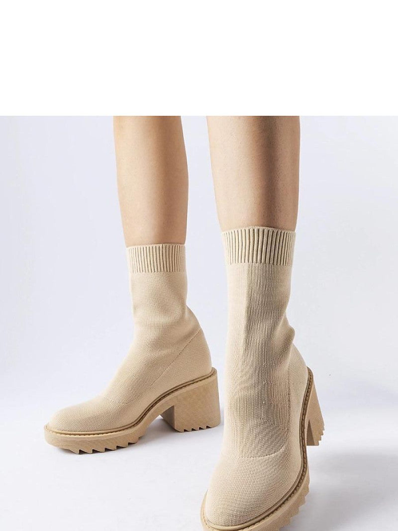 Botine cu toc Solea, Model 206510, Bej - material pânză  Înălţimea tocului 7 cm