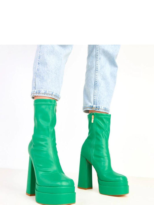 Botine cu toc Solea, Model 217894, Verde - material imitație de piele  Footbed pânză  Înălţimea carâmbului 17.5 cm Înălţimea tocului 15 cm Înălţimea platformei 5 cm