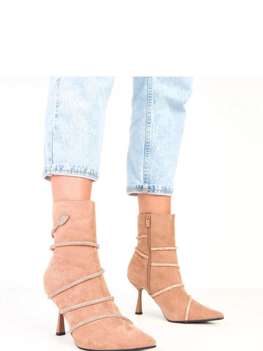 Botine cu toc Solea, Model 217923, Bej - material piele ecologicã din suede  Footbed pânză  Înălţimea carâmbului 15.5 cm Înălţimea tocului 9 cm