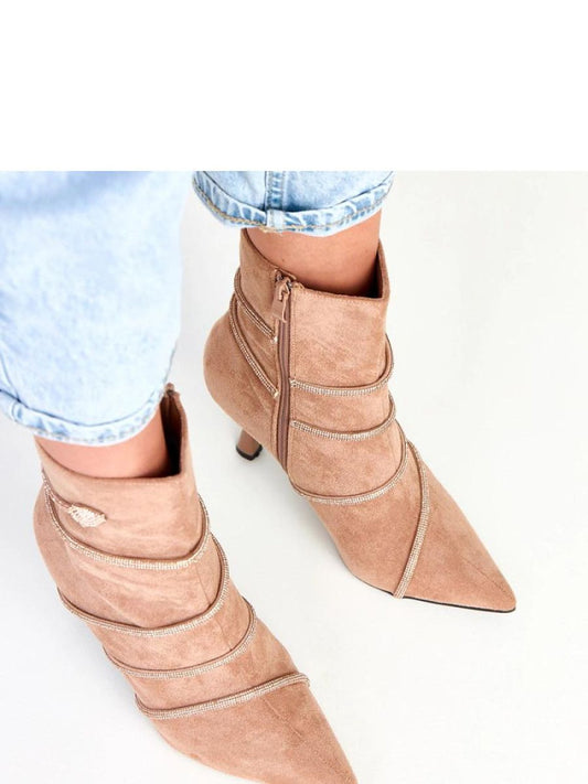 Botine cu toc Solea, Model 217923, Bej - material piele ecologicã din suede  Footbed pânză  Înălţimea carâmbului 15.5 cm Înălţimea tocului 9 cm