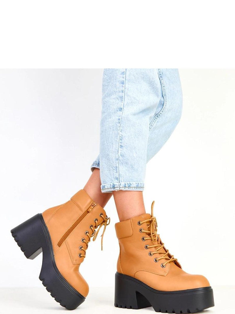 Botine cu toc Solea, Model 217927, Maro - material imitație de piele  Footbed pânză  Înălţimea carâmbului 12 cm Înălţimea tocului 9 cm Înălţimea platformei 5 cm