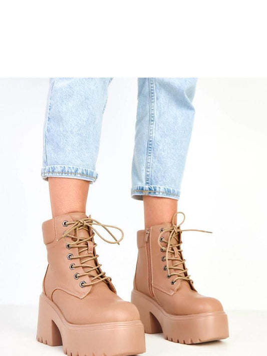 Botine cu toc Solea, Model 217928, Bej - material imitație de piele  Footbed pânză  Înălţimea carâmbului 12 cm Înălţimea tocului 9 cm Înălţimea platformei 5 cm