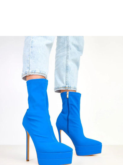 Botine cu toc Solea, Model 217957, Albastru - material Satin  Footbed pânză  Înălţimea carâmbului 16 cm Înălţimea tocului 15.5 cm Înălţimea platformei 4.5 cm