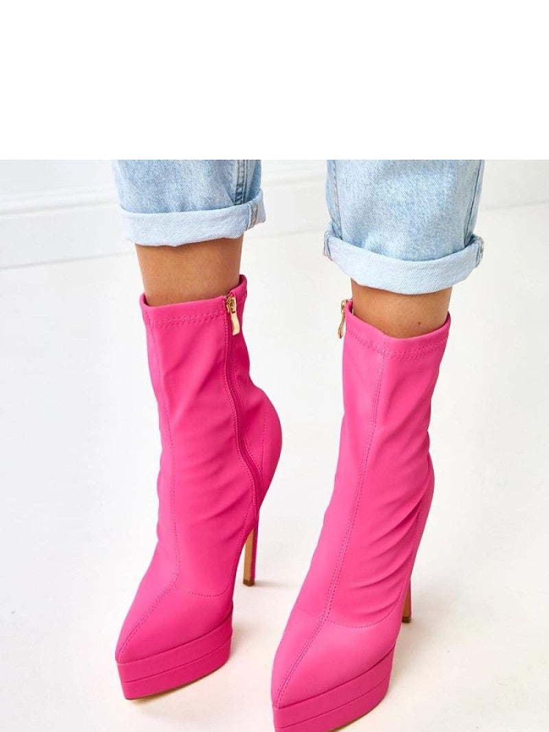 Botine cu toc Solea, Model 217958, Roz - material Satin  Footbed pânză  Înălţimea carâmbului 16 cm Înălţimea tocului 15.5 cm Înălţimea platformei 4.5 cm