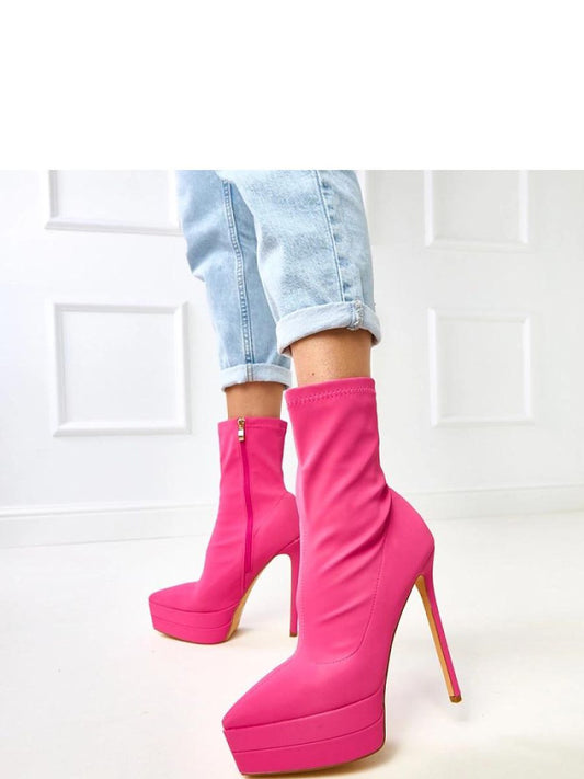 Botine cu toc Solea, Model 217958, Roz - material Satin  Footbed pânză  Înălţimea carâmbului 16 cm Înălţimea tocului 15.5 cm Înălţimea platformei 4.5 cm