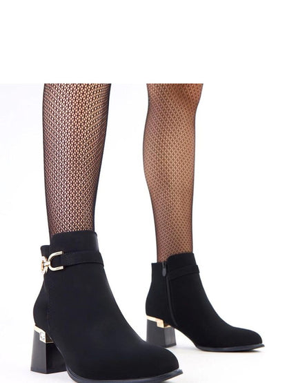 Botine cu toc Solea, Model 218813, Negru - material imitație de piele  Footbed pânză  Înălţimea carâmbului 18 cm Înălţimea tocului 6.5 cm