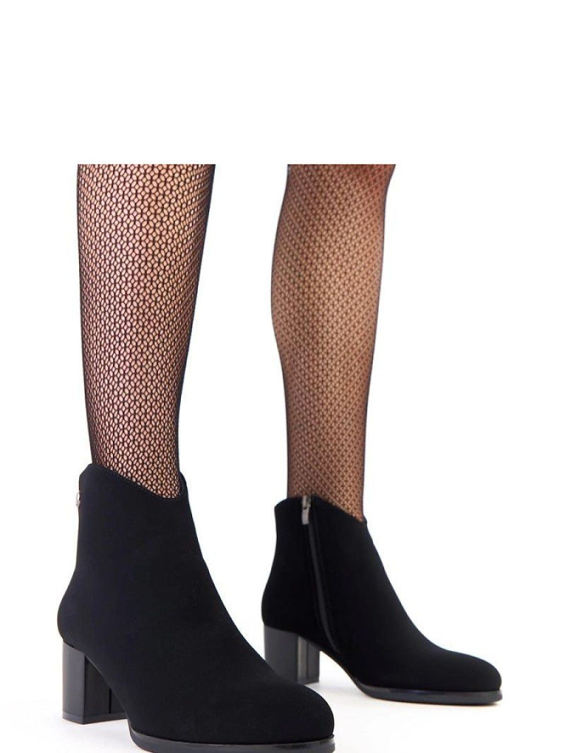 Botine cu toc Solea, Model 218816, Negru - material imitație de piele  Footbed pânză  Înălţimea carâmbului 17.5 cm Înălţimea tocului 5.5 cm