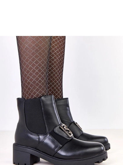 Botine cu toc Solea, Model 219409, Negru - material imitație de piele  Footbed plastic  Înălţimea carâmbului 13 cm Înălţimea tocului 5.5 cm