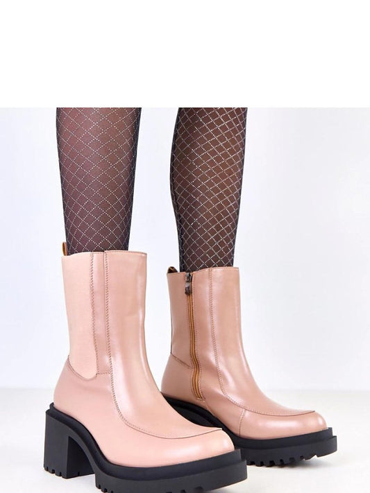 Botine cu toc Solea, Model 219414, Bej - material imitație de piele  Footbed plastic  Înălţimea carâmbului 18 cm Înălţimea tocului 7.5 cm