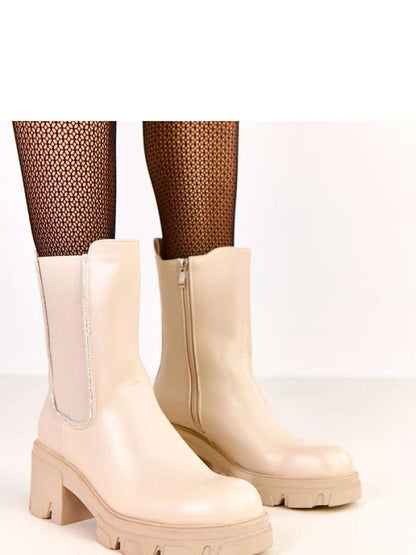 Botine cu toc Solea, Model 219632, Bej - material imitație de piele  Footbed pânză  Înălţimea carâmbului 18 cm Înălţimea tocului 6.5 cm