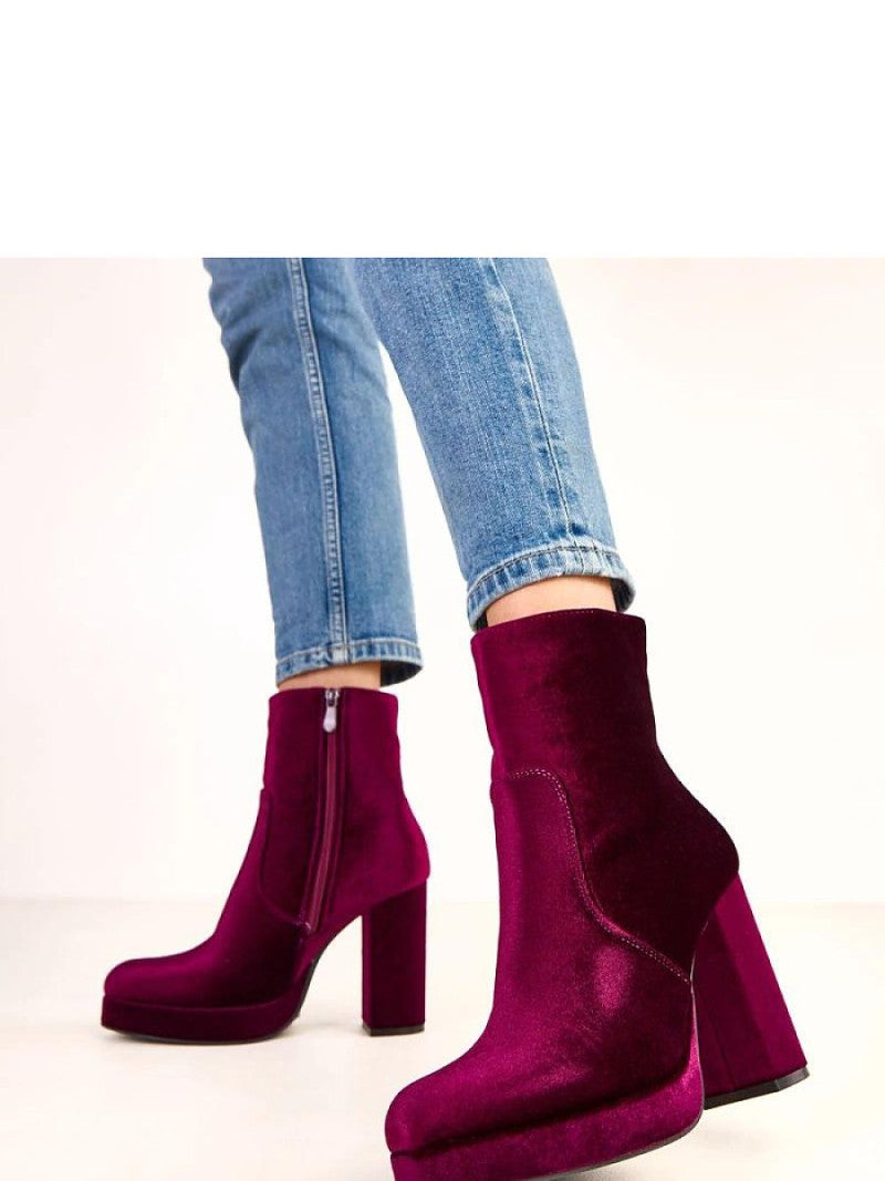 Botine cu toc Solea, Model 220582, Violet - material piele artificiala piele  Footbed pânză  Înălţimea carâmbului 14 cm Înălţimea tocului 11 cm Înălţimea platformei 2 cm