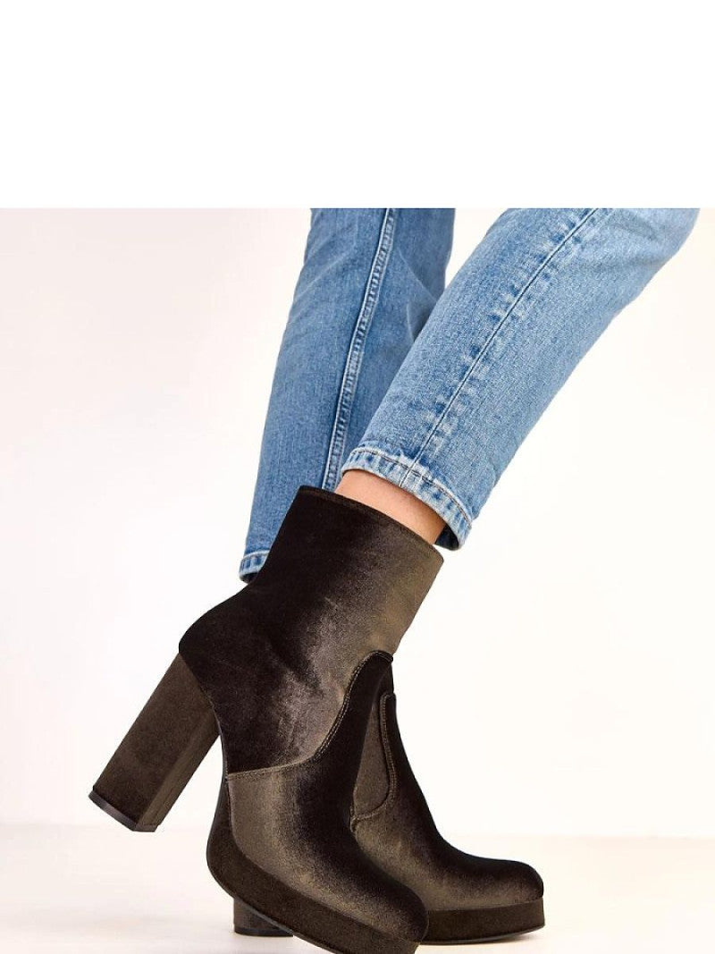 Botine cu toc Solea, Model 220583, Verde - material piele artificiala piele  Footbed pânză  Înălţimea carâmbului 14 cm Înălţimea tocului 11 cm Înălţimea platformei 2 cm