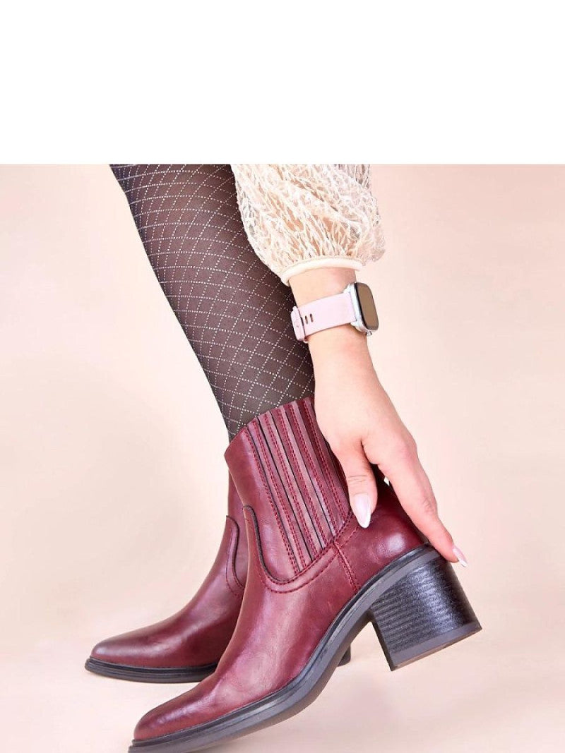 Botine cu toc Solea, Model 221373, Roşu - material imitație de piele  Footbed pânză  Înălţimea carâmbului 13 cm Înălţimea tocului 7 cm