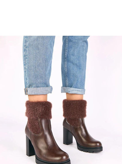 Botine cu toc Solea, Model 221641, Maro - material imitație de piele  Footbed pânză  Înălţimea carâmbului 22 cm Înălţimea tocului 9 cm