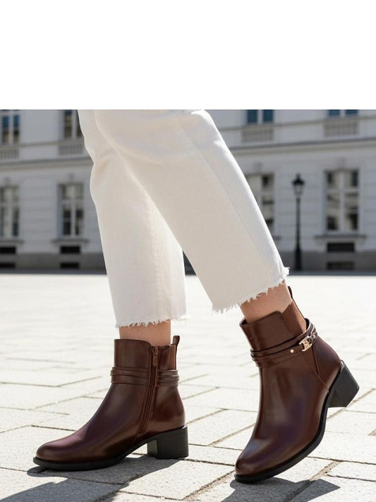 Botine cu toc Solea, Model 222371, Maro - material imitație de piele  Footbed pânză  Înălţimea carâmbului 12.5 cm Înălţimea tocului 4.5 cm