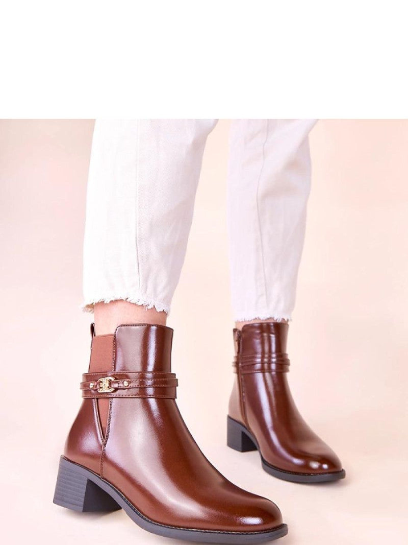 Botine cu toc Solea, Model 222371, Maro - material imitație de piele  Footbed pânză  Înălţimea carâmbului 12.5 cm Înălţimea tocului 4.5 cm