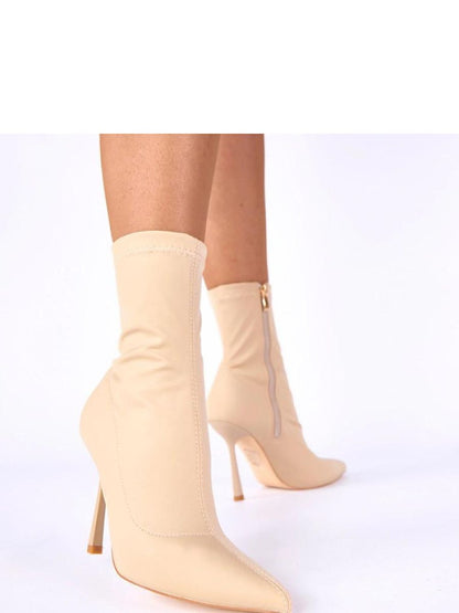 Botine cu toc Solea, Model 222900, Bej - material Satin  Footbed pânză  Înălţimea carâmbului 16.5 cm Înălţimea tocului 10.5 cm