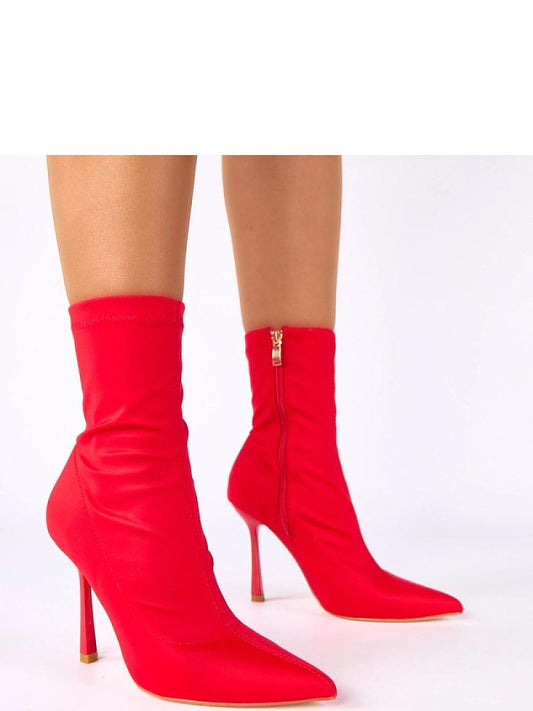 Botine cu toc Solea, Model 222901, Roşu - material Satin  Footbed pânză  Înălţimea carâmbului 16.5 cm Înălţimea tocului 10.5 cm