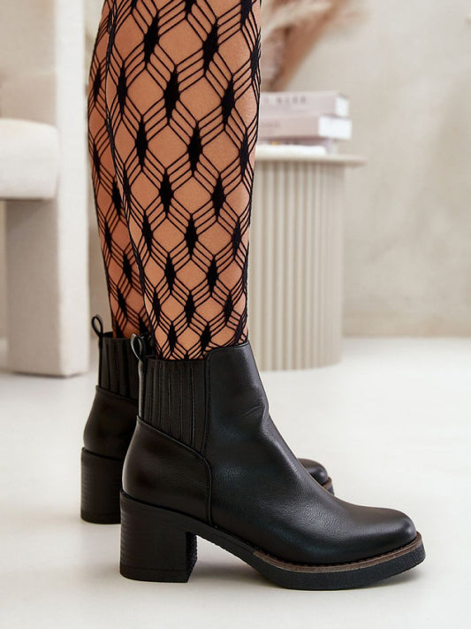 Botine cu toc Step in style, Model 199403, Negru - material imitație de piele  Căptușeală pătură de pantofi  Footbed pătură de pantofi  Înălţimea carâmbului 11.5 cm Înălţimea tocului 7 cm