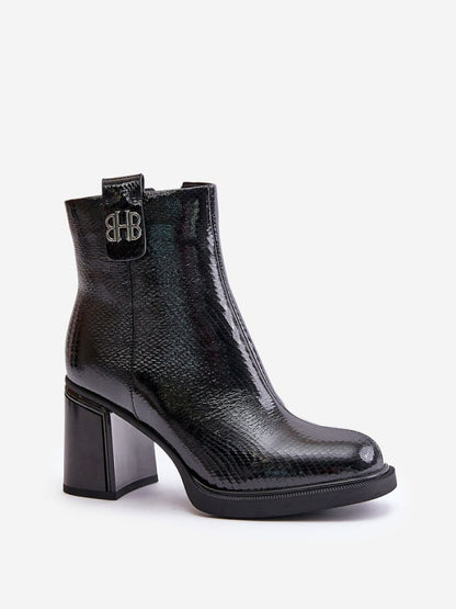 Botine cu toc Step in style, Model 200097, Negru - material piele naturala  Căptușeală pătură de pantofi  Footbed pătură de pantofi  Înălţimea carâmbului 13 cm Înălţimea tocului 8 cm