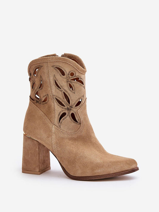 Botine cu toc Step in style, Model 201150, Bej - material piele naturală de căprioară  Footbed piele naturala  Înălţimea carâmbului 14 cm Înălţimea tocului 8.5 cm