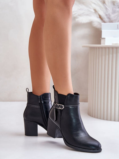 Botine cu toc Step in style, Model 201162, Negru - material imitație de piele  Căptușeală pătură de pantofi  Footbed pătură de pantofi  Înălţimea carâmbului 11 cm Înălţimea tocului 7 cm