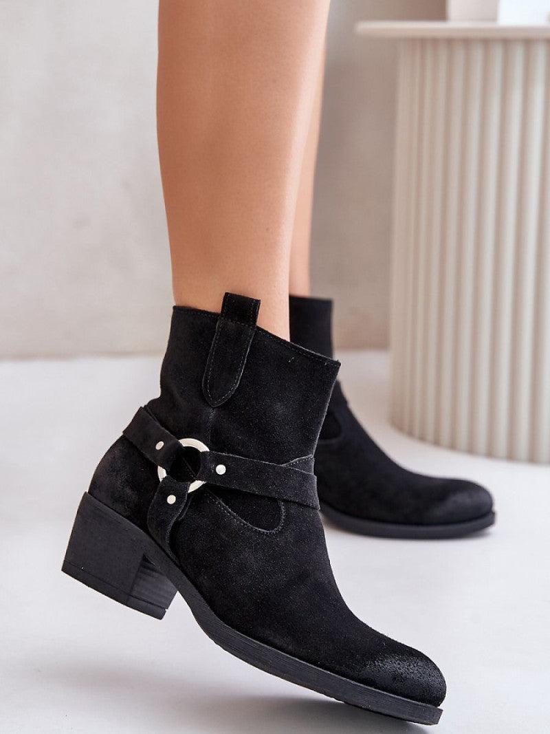 Botine cu toc Step in style, Model 201177, Negru - material piele naturală de căprioară  Căptușeală simțit  Footbed pânză  Înălţimea carâmbului 13 cm Înălţimea tocului 5 cm