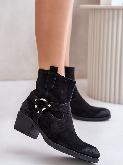 Botine cu toc Step in style, Model 201177, Negru - material piele naturală de căprioară  Căptușeală simțit  Footbed pânză  Înălţimea carâmbului 13 cm Înălţimea tocului 5 cm