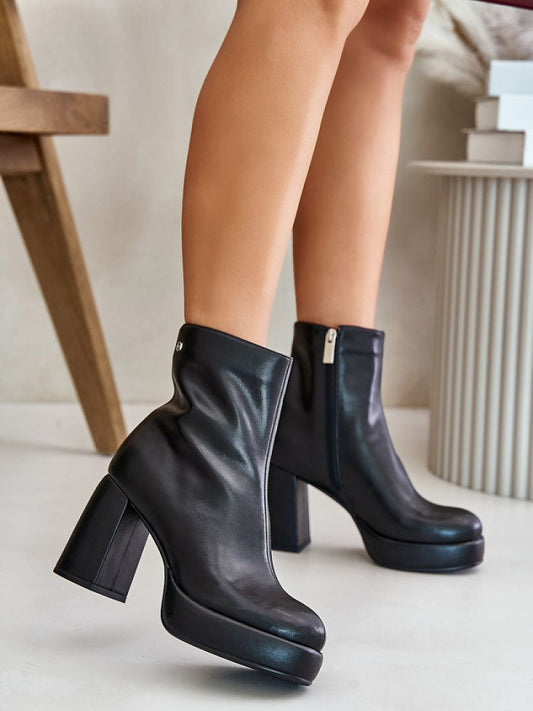 Botine cu toc Step in style, Model 201535, Negru - material piele naturala  Căptușeală pătură de pantofi  Footbed pătură de pantofi  Înălţimea carâmbului 13.5 cm Înălţimea tocului 9.5 cm Înălţimea platformei 3 cm