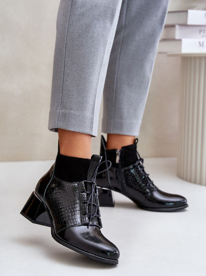 Botine cu toc Step in style, Model 202811, Negru - material piele naturala  Căptușeală simțit  Footbed simțit  Înălţimea carâmbului 12.5 cm Înălţimea tocului 5.5 cm