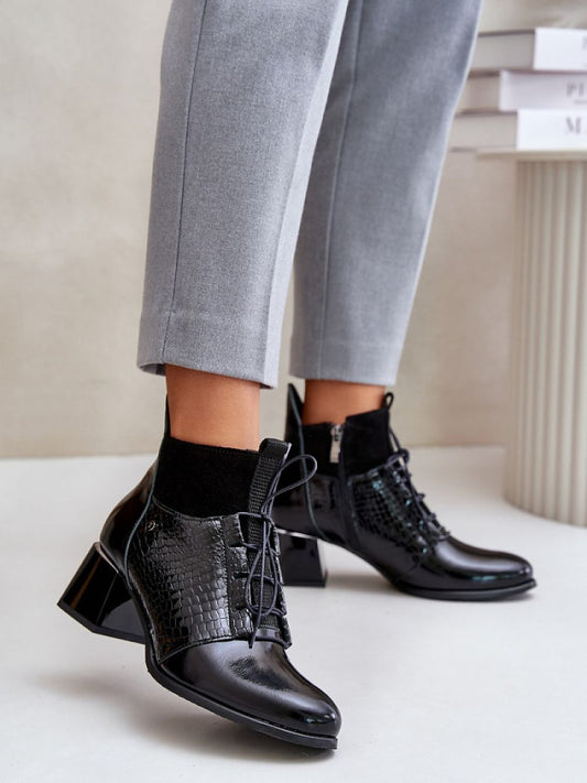 Botine cu toc Step in style, Model 202811, Negru - material piele naturala  Căptușeală simțit  Footbed simțit  Înălţimea carâmbului 12.5 cm Înălţimea tocului 5.5 cm