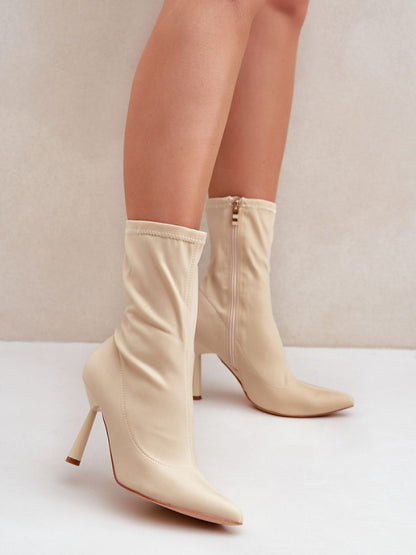 Botine cu toc Step in style, Model 204701, Bej - material pânză  Footbed imitație de piele  Înălţimea carâmbului 19 cm Înălţimea tocului 9 cm