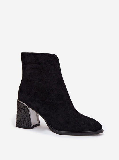 Botine cu toc Step in style, Model 216831, Negru - material piele naturală de căprioară  Căptușeală pătură de pantofi  Footbed pătură de pantofi  Înălţimea carâmbului 13 cm Înălţimea tocului 7.5 cm