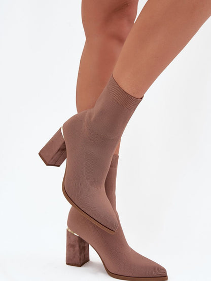 Botine cu toc Step in style, Model 217512, Bej - material pânză  Footbed pătură de pantofi  Înălţimea carâmbului 17 cm Înălţimea tocului 9 cm