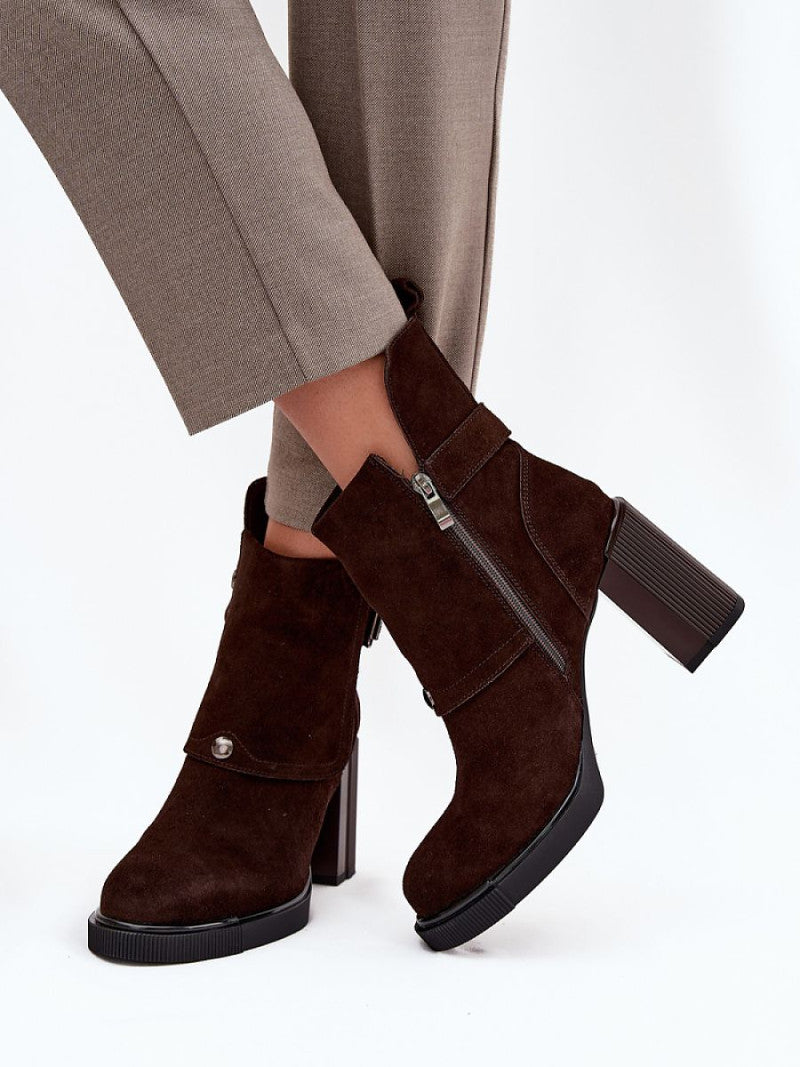 Botine cu toc Step in style, Model 217806, Negru - material piele naturală de căprioară  Căptușeală pătură de pantofi  Footbed pânză  Înălţimea carâmbului 15 cm Înălţimea tocului 9 cm