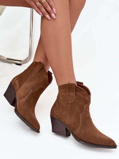 Botine cu toc Step in style, Model 219126, Maro - material piele naturală de căprioară  Căptușeală pătură de pantofi  Footbed pătură de pantofi  Înălţimea carâmbului 13.5 cm Înălţimea tocului 6 cm