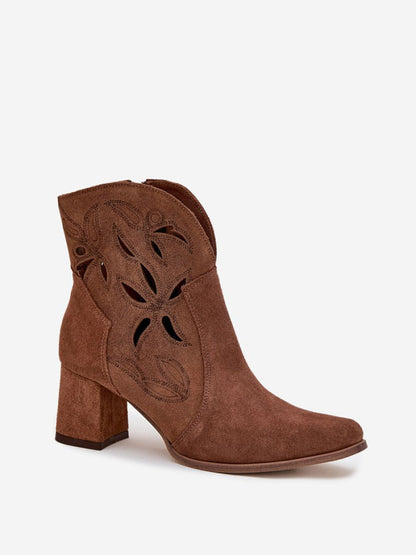 Botine cu toc Step in style, Model 219132, Maro - material piele naturală de căprioară  Footbed piele naturala  Înălţimea carâmbului 14 cm Înălţimea tocului 6.5 cm