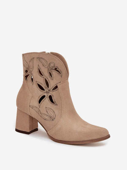 Botine cu toc Step in style, Model 219134, Bej - material piele naturală de căprioară  Footbed piele naturala  Înălţimea carâmbului 14 cm Înălţimea tocului 6.5 cm